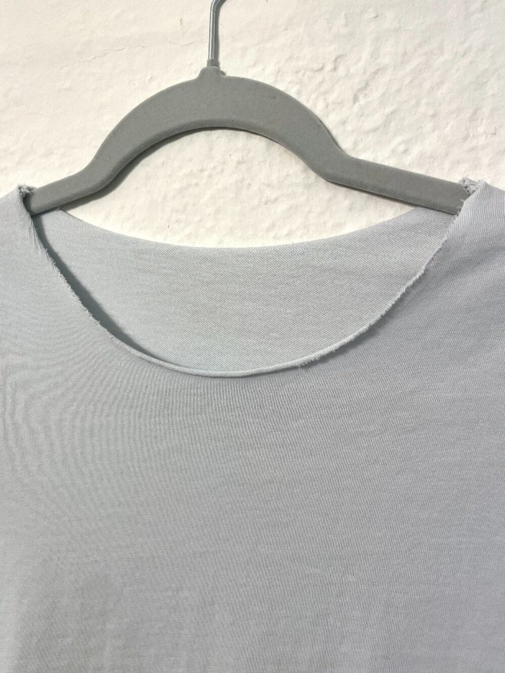 COS Relaxed-Fit Cropped T-Shirt Raw Edges 100% Cotton Scandi Minimalist Boxy Fit - Picture 5 of 12